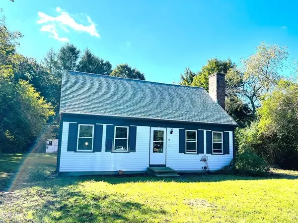 14 Holly Farm Dr,  Mashpee,  MA 02649