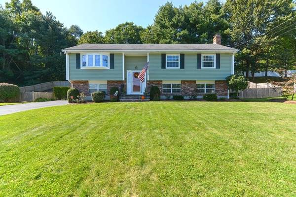 160 Charles Cir, Stoughton, MA 02072