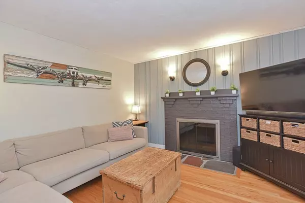 Dedham, MA 02026,17 Top Hill Ave