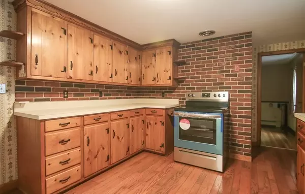 West Brookfield, MA 01585,28 Roy Terrace