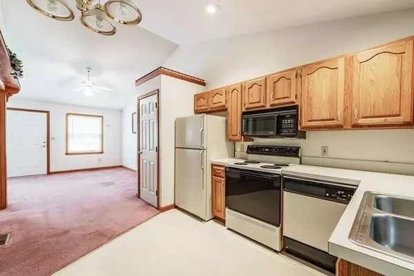 Southwick, MA 01077,9 Rosewood Ln #9