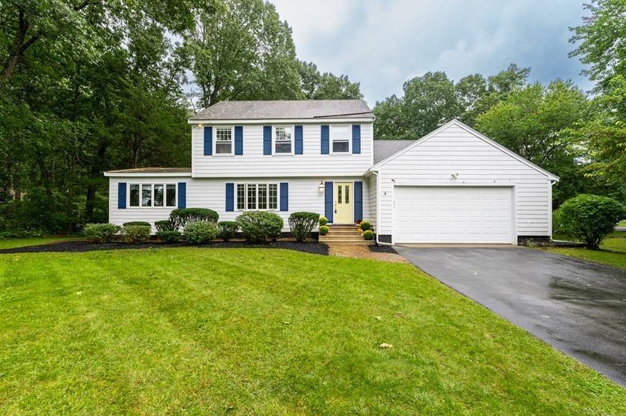 4 Comstock Ln, Topsfield, MA 01983