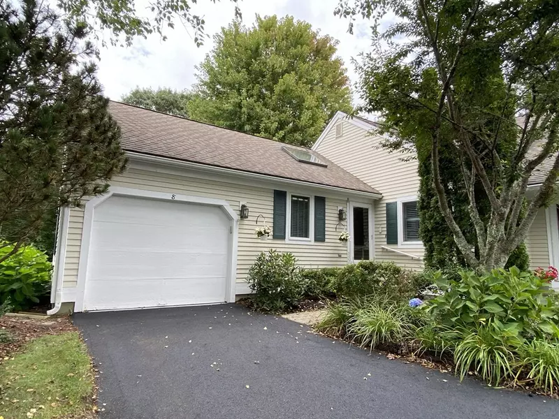 8 Executive Dr #8, Mashpee, MA 02649