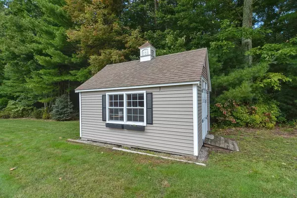 Upton, MA 01568,14 Francis Dr