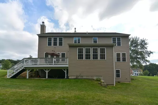 Upton, MA 01568,14 Francis Dr