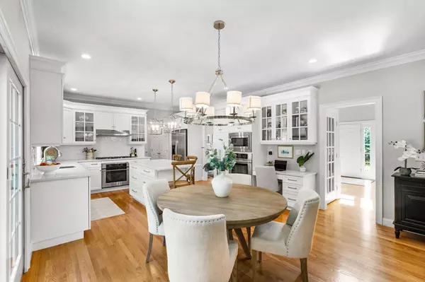 Hingham, MA 02043,12 Hill Top Rd
