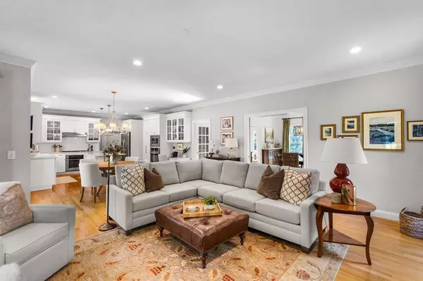 Hingham, MA 02043,12 Hill Top Rd