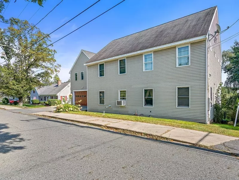 11 Glenwood St, Amesbury, MA 01913