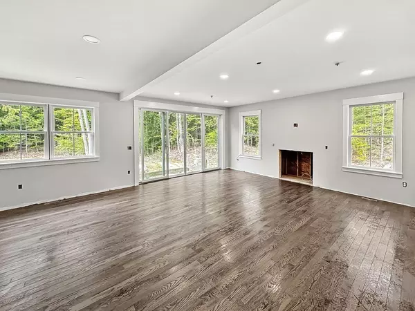 Kingston, NH 03848,11 Lefevre Dr