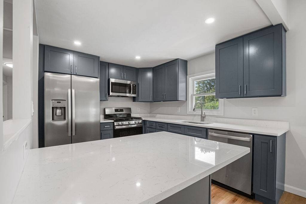 Brockton, MA 02301,36 Oak Ridge Dr E