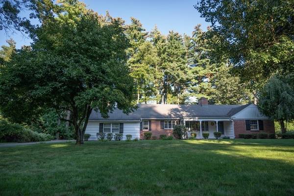 5 E Colonial Road, Wilbraham, MA 01095