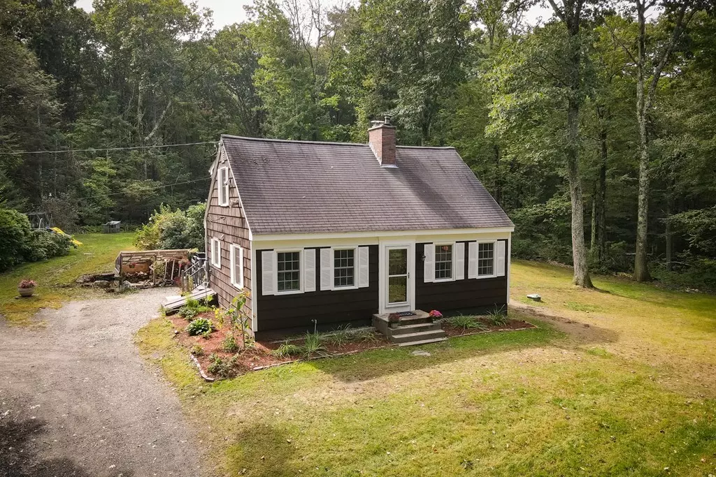 Montgomery, MA 01085,301 Main Rd