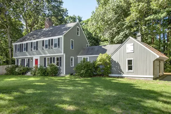 62 Flint Locke Dr, Duxbury, MA 02332