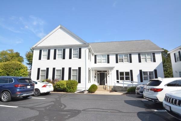 27 South St #3, Northborough, MA 01532