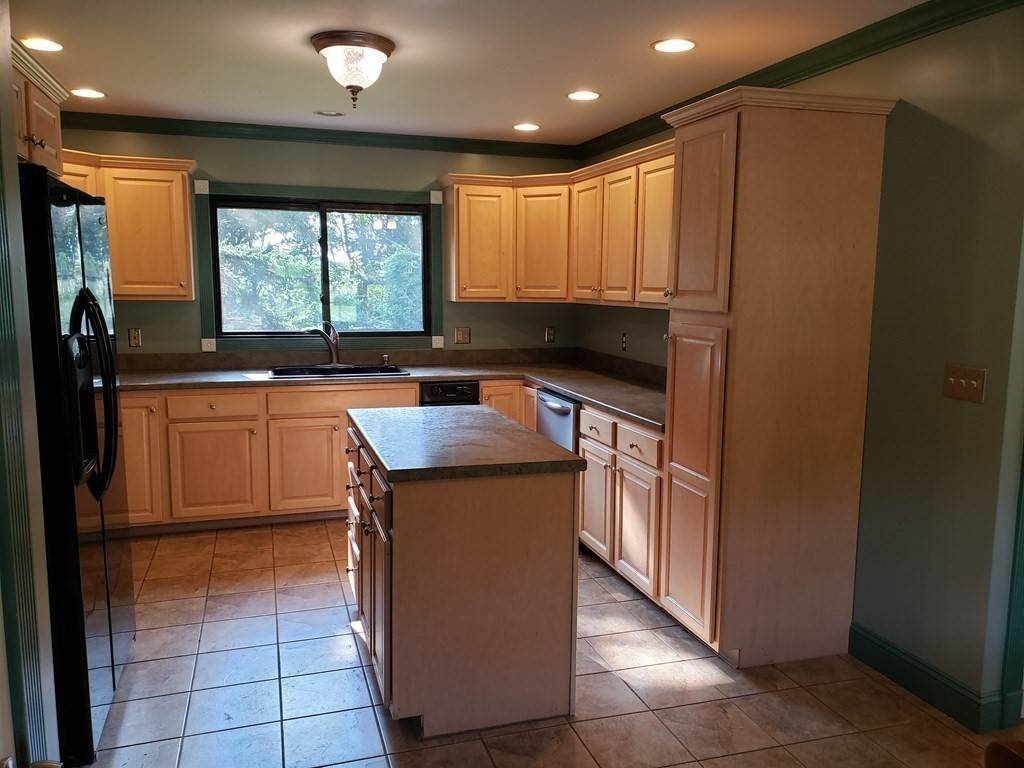 Lunenburg, MA 01462,146 Electric Ave