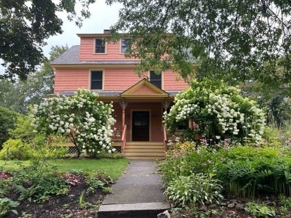 17 Chestnut Hill, Greenfield, MA 01301