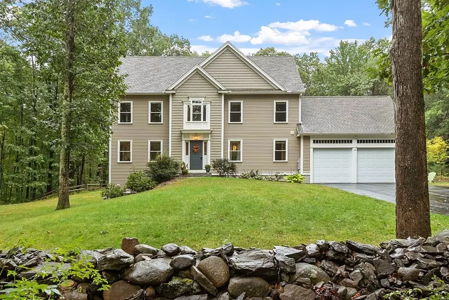 24 Little Turnpike Rd, Shirley, MA 01464