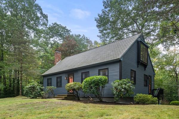 5 Underwood Rd, Hubbardston, MA 01452