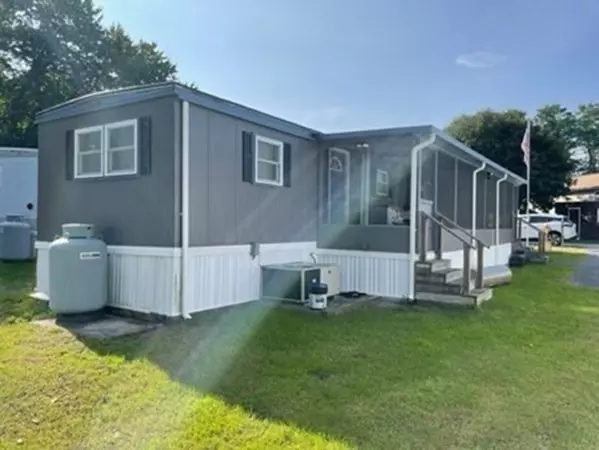 Peabody, MA 01960,261C Newbury Street #84C