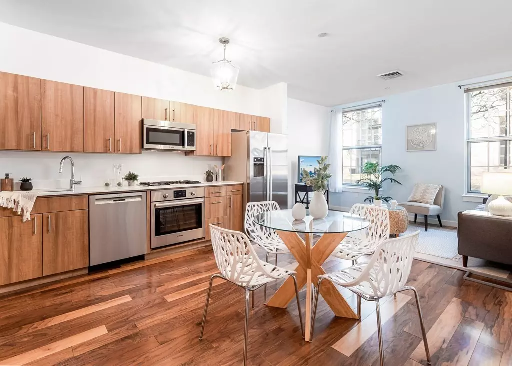 Boston, MA 02129,45 1st Ave #102