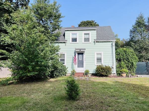 429 South St, Holbrook, MA 02343