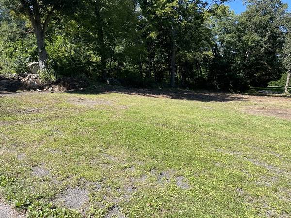 Lot 78 Daniel Shays Hwy, Belchertown, MA 01007