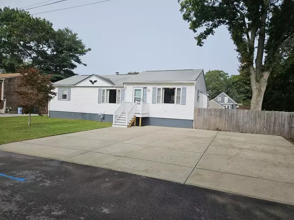 25 Nash Ave, Warwick, RI 02889