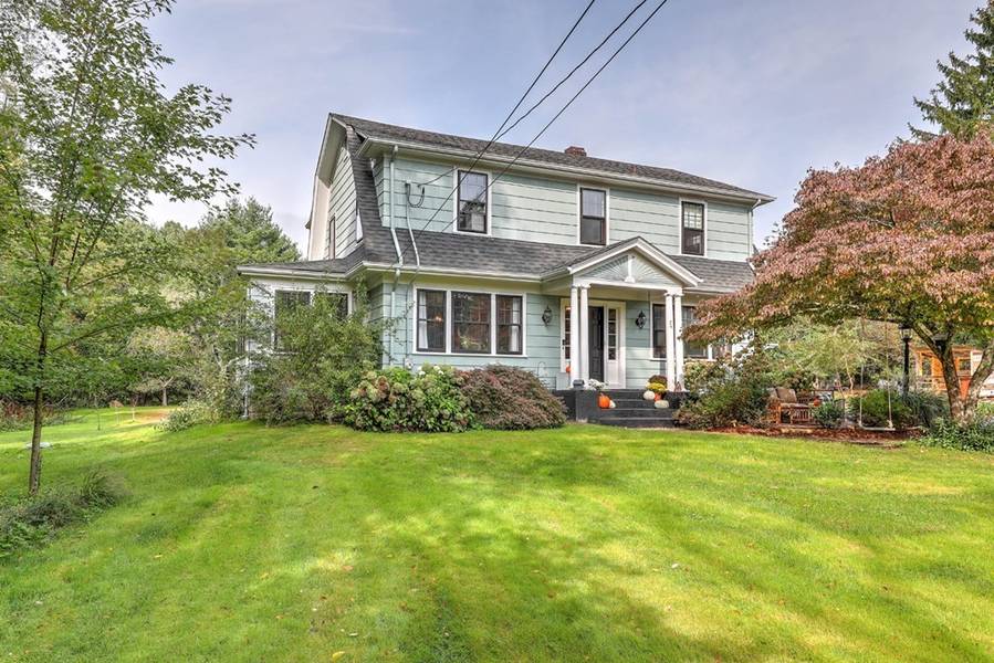 54 School St, Rehoboth, MA 02769