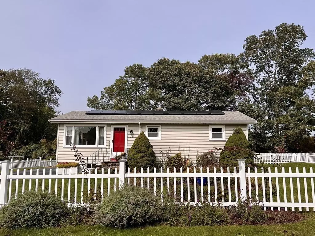 Fairhaven, MA 02719,22 Jameson Street