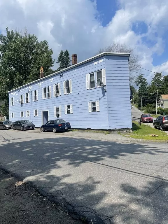 364-368 Green St, Clinton, MA 01510