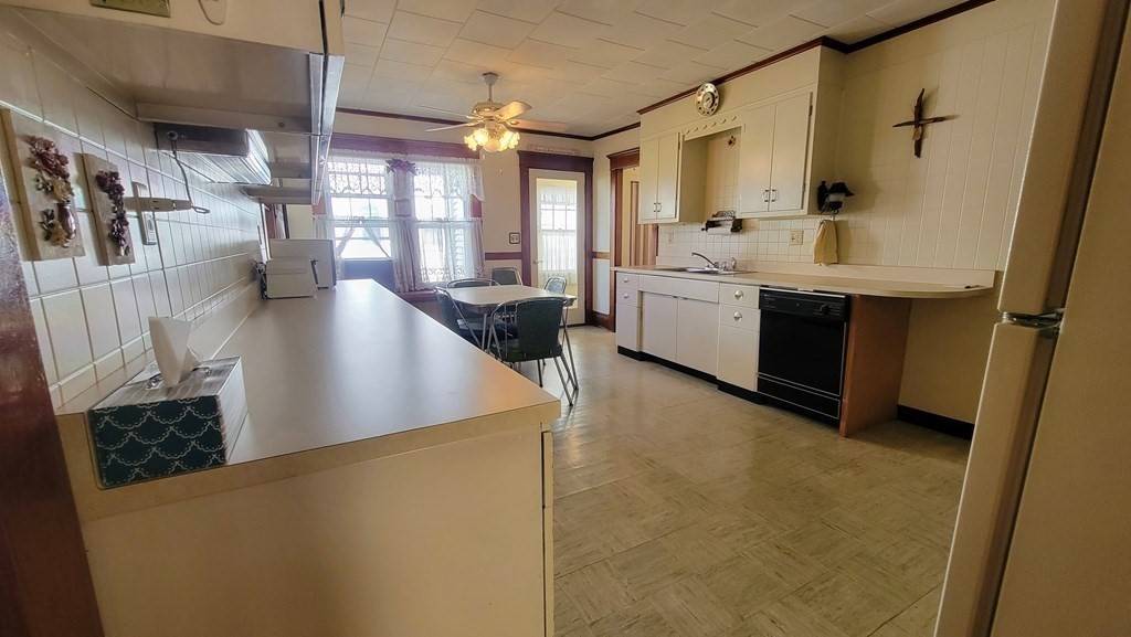 Chicopee, MA 01020,43 Percy St