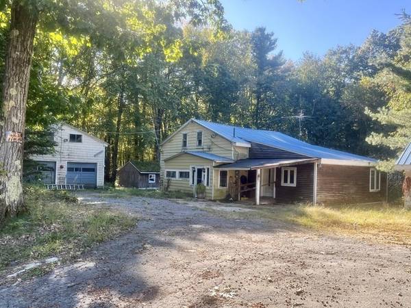 Spencer, MA 01562,2 Woodland Ln