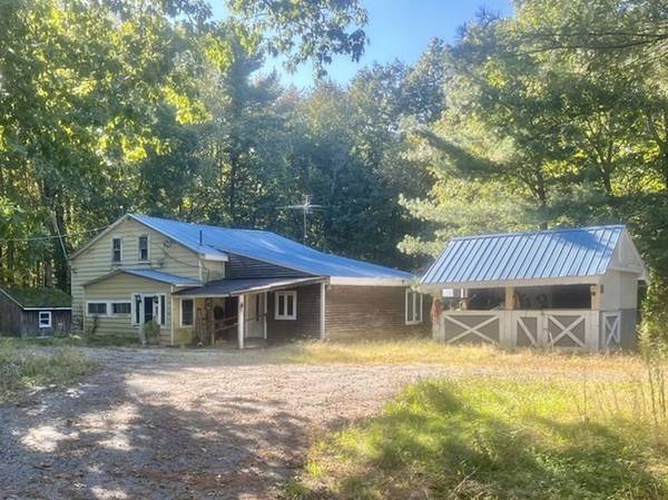 2 Woodland Ln, Spencer, MA 01562