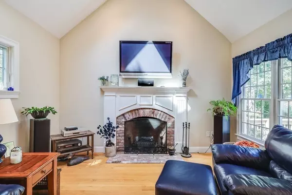 Sandwich, MA 02563,3 Thornberry Lane