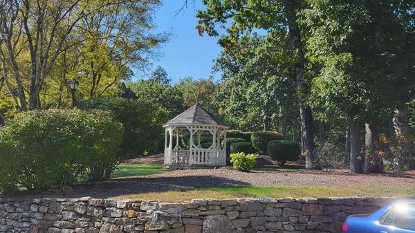 Northbridge, MA 01588,110 Heritage Drive #110