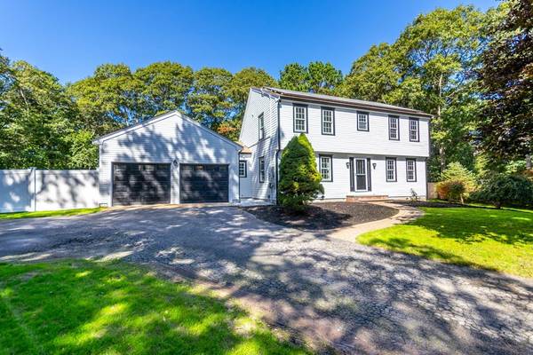 8 Bunker Cir, Sandwich, MA 02563