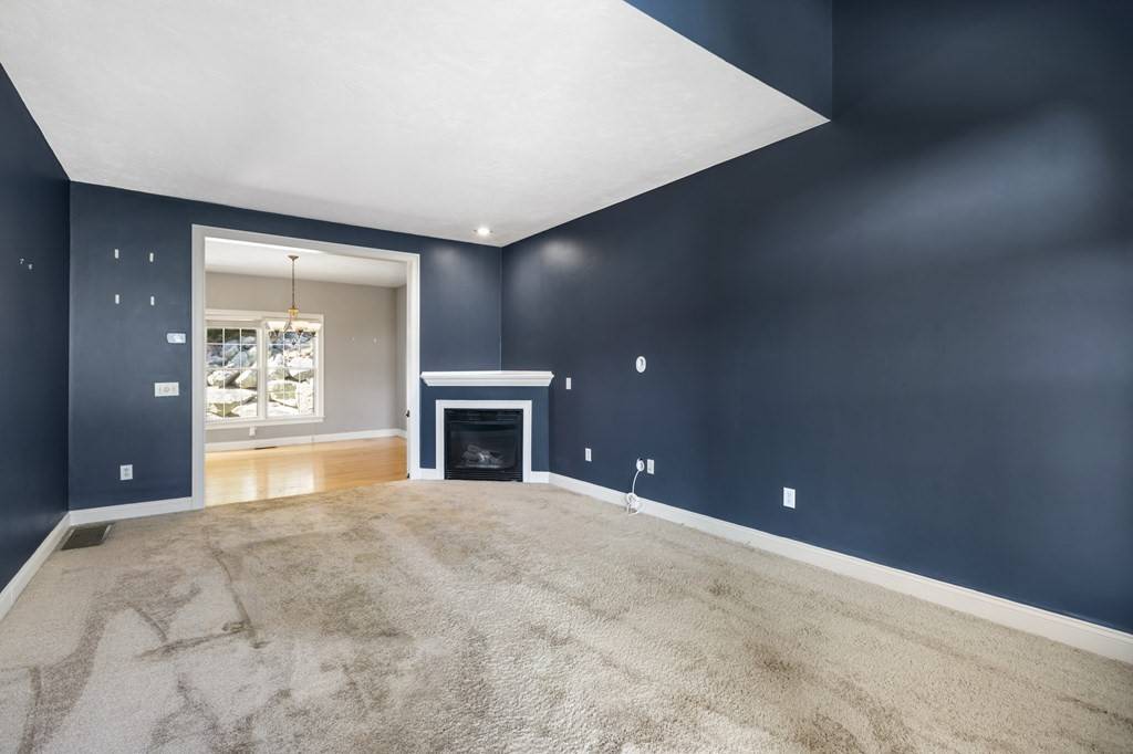 Upton, MA 01568,39 Knowlton Cir #39