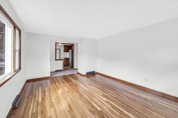 76 Champagne Ave Chicopee, MA 01013