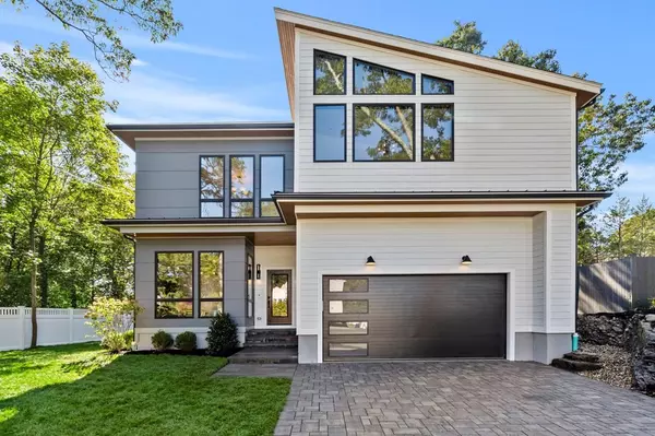 140 Roundwood Rd, Newton, MA 02464
