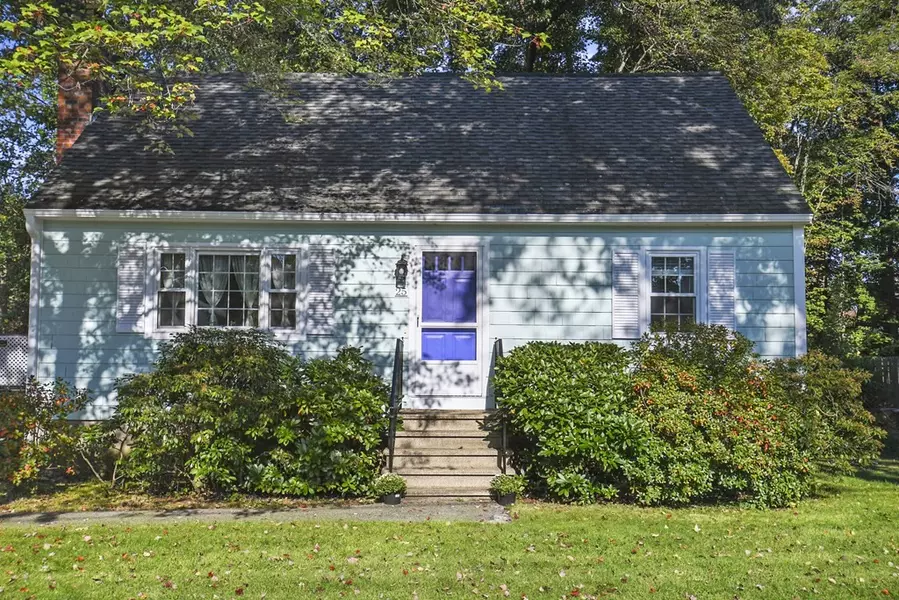 25 Ruth Avenue, Dracut, MA 01826