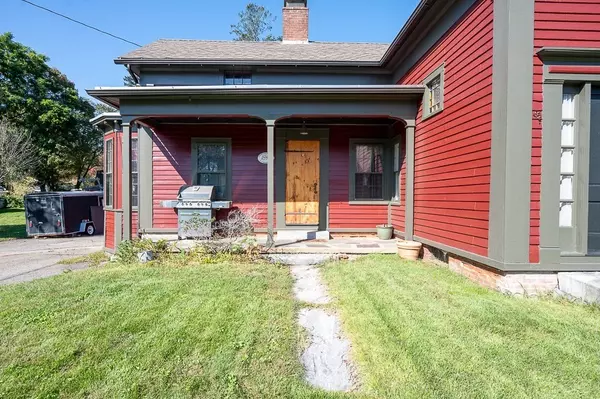 West Brookfield, MA 01585,31 Central St