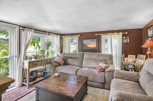Norton, MA 02766,17 Wampum Rd