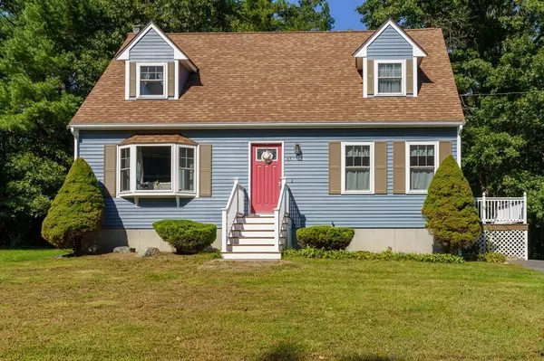 63 Daniel Dr, Taunton, MA 02780