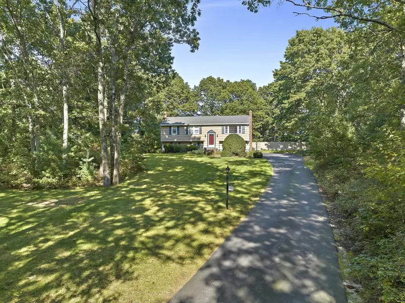 41 Brandeis Circle, Halifax, MA 02338