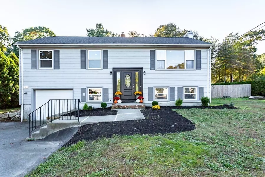 167 Slocum Rd, Dartmouth, MA 02747