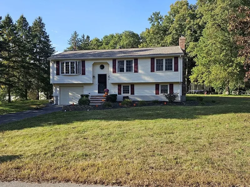 30 Hemlock St, Raynham, MA 02767