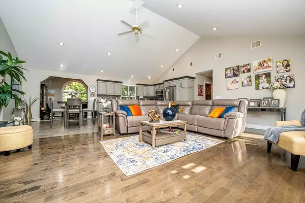 Acushnet, MA 02743,26 Blueberry Dr