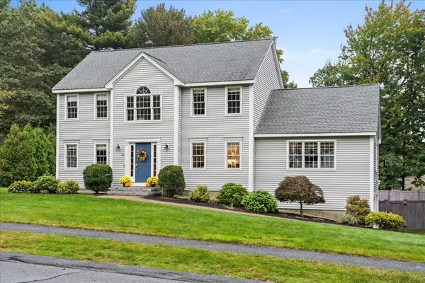 22 Wildflower Dr, Sutton, MA 01590