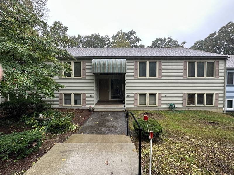 40 Maria Ave #D, Southbridge, MA 01550