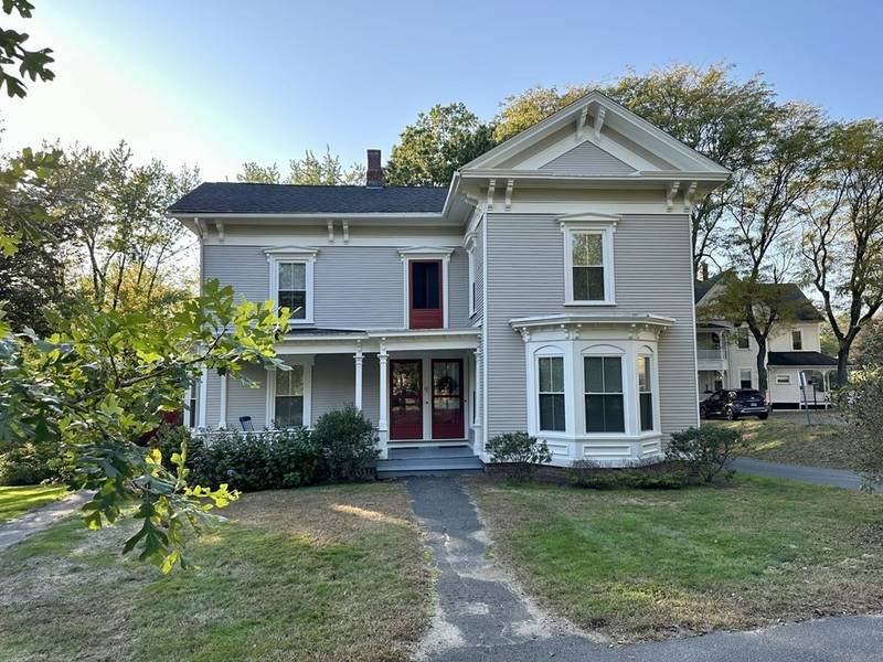 61 College St, South Hadley, MA 01075